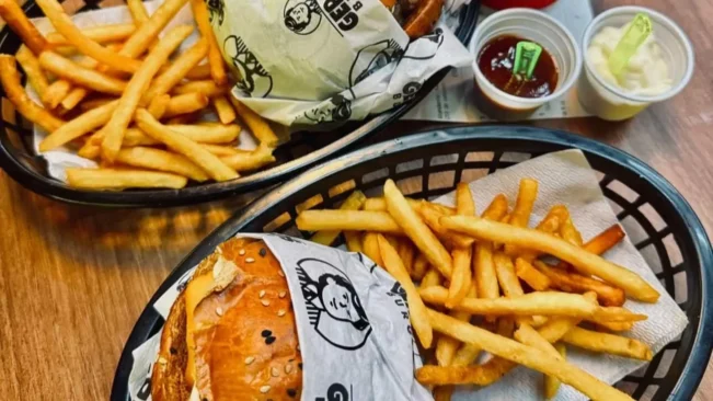 Hamburgure em Manaus com Batata e Refri